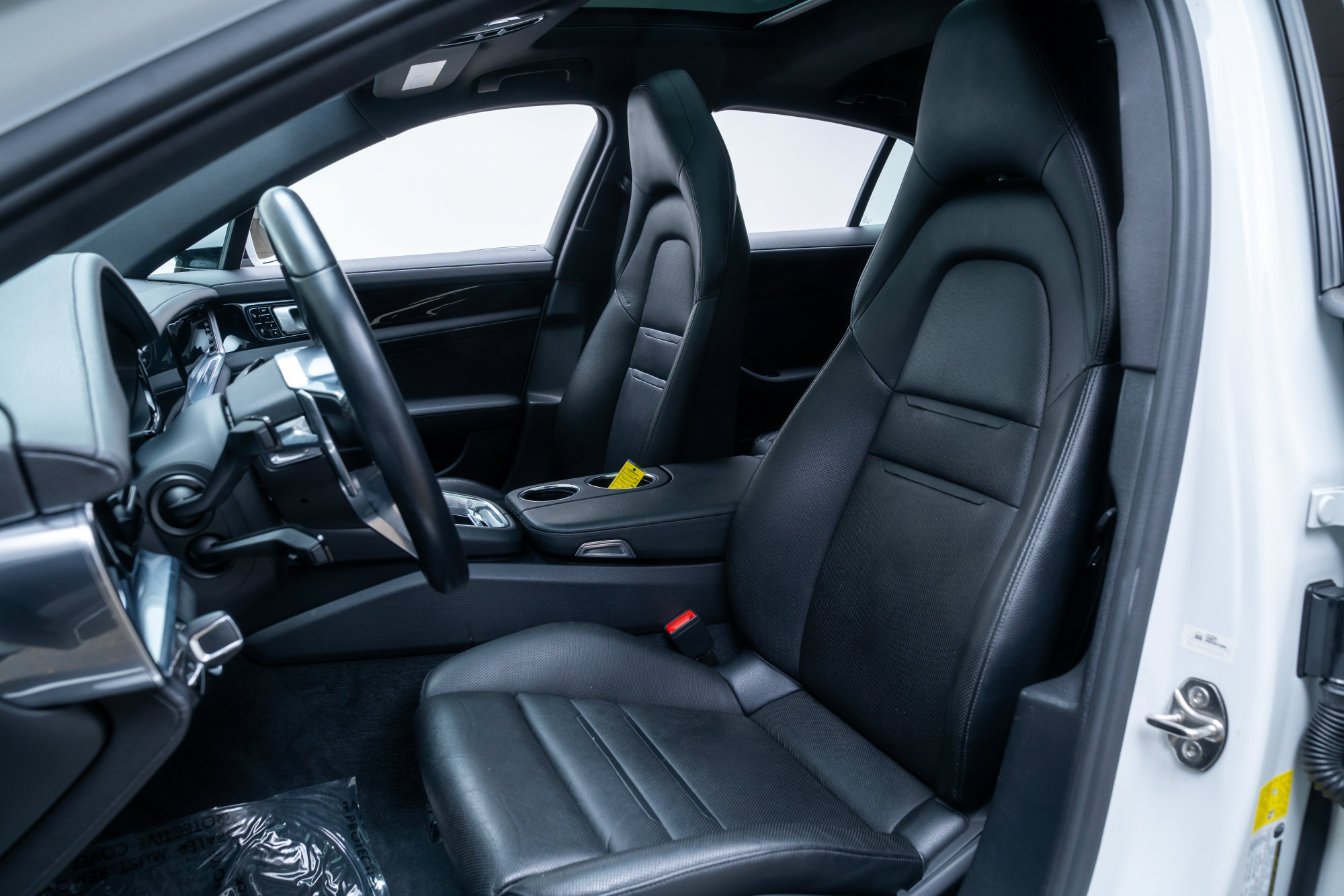 Used 2018 Porsche Panamera 4 AWD/4WD image 21