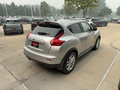 Used 2011 Nissan Juke SV AWD/4WD image 4