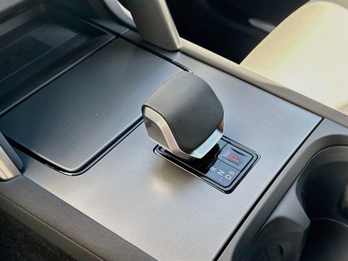 New 2026 Land Rover Discovery Sport Landmark AWD/4WD image 9