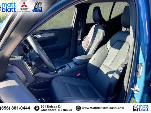Used 2025 Volvo XC40 B5 Core image 27