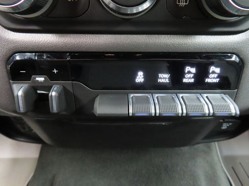 Used 2021 RAM 1500 Big Horn image 54