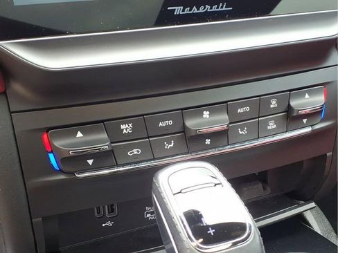 Used 2022 Maserati Ghibli Modena Q4 image 10