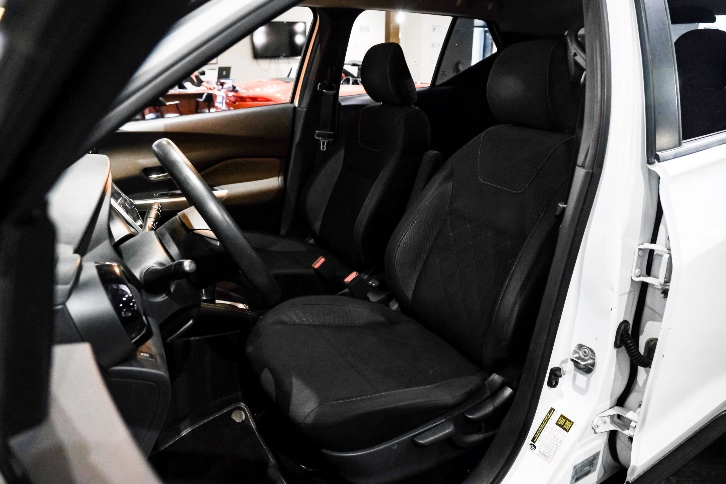 Used 2018 Nissan Kicks SV FWD image 26