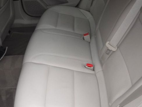 Used 2013 Cadillac XTS Base image 30