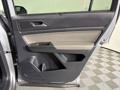 Used 2022 Volkswagen Atlas SE FWD image 45