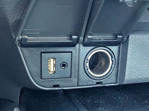 Used 2018 Toyota Camry SE image 17