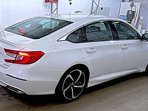 Used 2019 Honda Accord Sport image 3