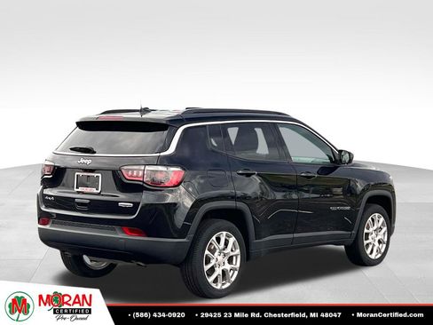 Used 2023 Jeep Compass Latitude AWD/4WD image 5