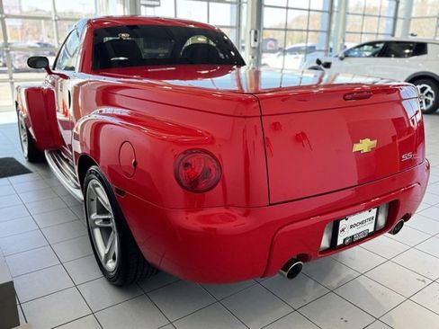Used 2004 Chevrolet SSR w/ Preferred Equipment Group image 36