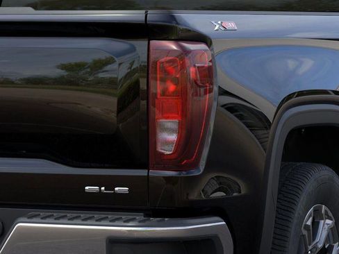 New 2026 GMC Sierra 1500 SLE AWD/4WD image 11