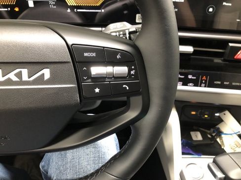 New 2026 Kia Sportage EX w/ EX Panorama Roof Package image 24