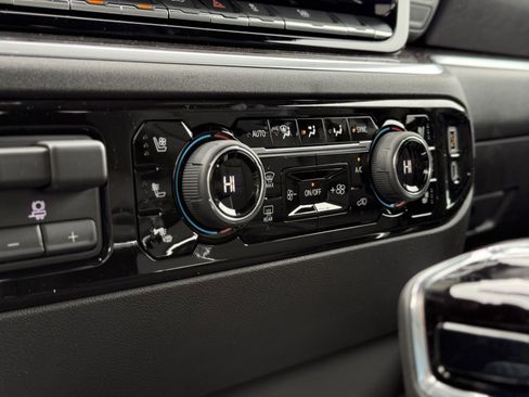 New 2026 Chevrolet Silverado 1500 LTZ w/ LTZ Premium Package image 25