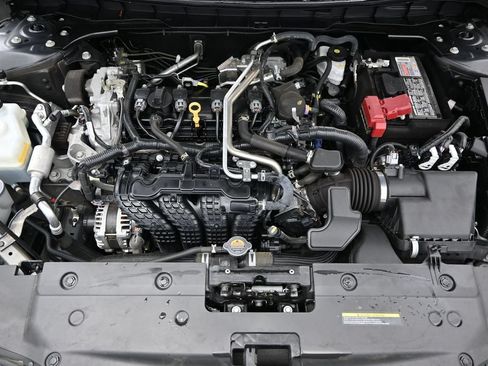 Used 2025 Nissan Altima 2.5 SV FWD image 19