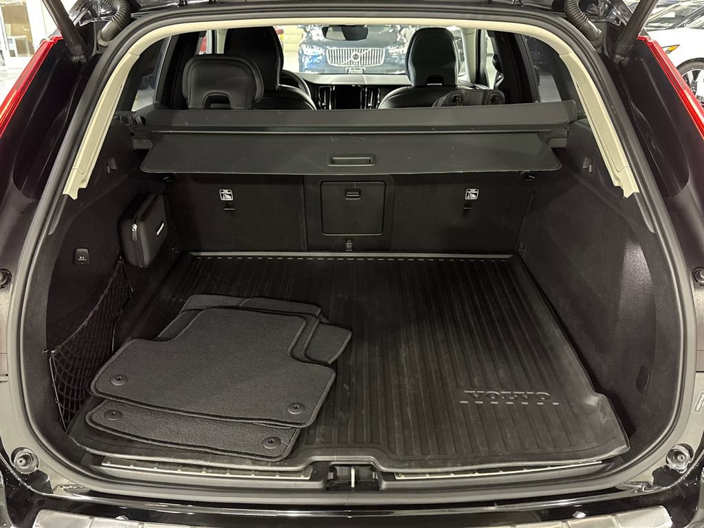 Certified 2023 Volvo XC60 B6 Ultimate w/ Protection Package Premier AWD/4WD image 25