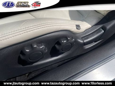 Used 2013 Nissan 370Z Roadster RWD image 11