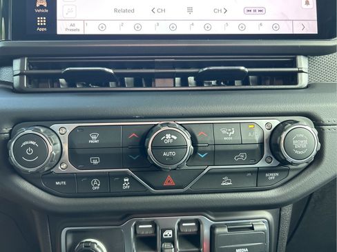 New 2026 Jeep Gladiator Mojave AWD/4WD image 28