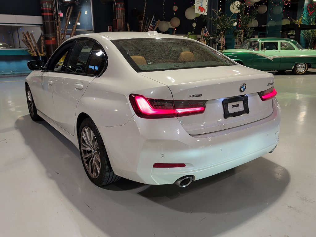 Certified 2023 BMW 330i xDrive Sedan w/ Premium Package AWD/4WD image 11