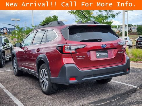 Used 2025 Subaru Outback Premium AWD/4WD image 5