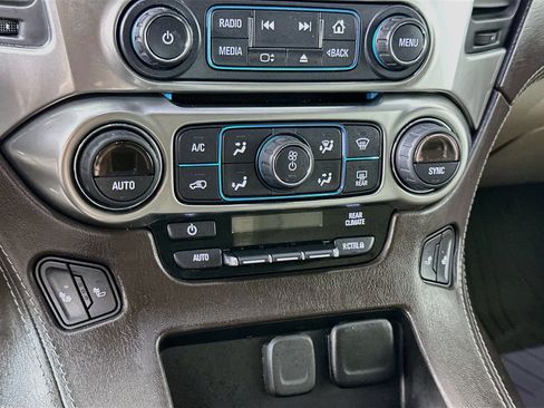 Used 2019 Chevrolet Tahoe LT w/ LT Signature Package AWD/4WD image 23