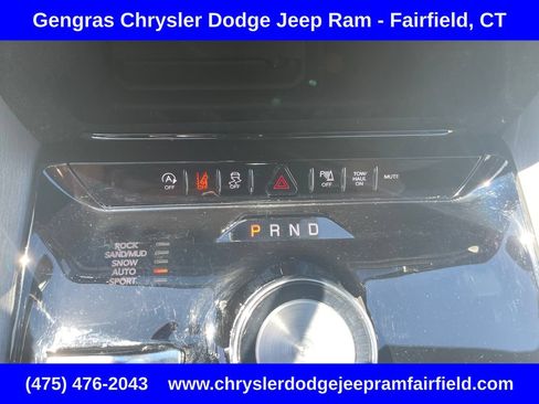 Certified 2025 Jeep Wagoneer 4WD w/ HD Trailer Tow Package image 52