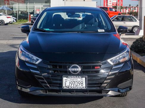 New 2025 Nissan Versa SR w/ Trunk Package image 3