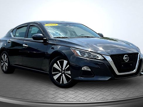 Used 2021 Nissan Altima 2.5 SV FWD image 3