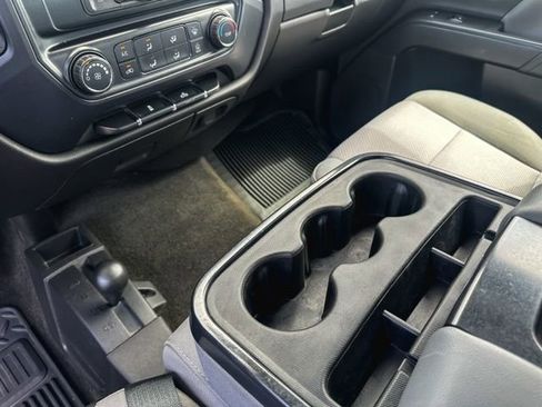 Used 2018 Chevrolet Silverado 1500 Custom w/ Custom Value Package AWD/4WD image 18