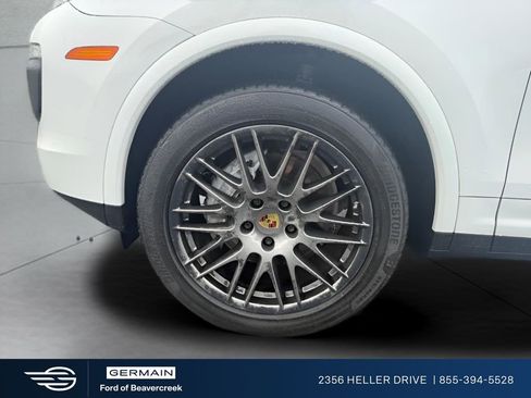 Used 2017 Porsche Cayenne Platinum Edition w/ Premium Package Plus (PJX) AWD/4WD image 25