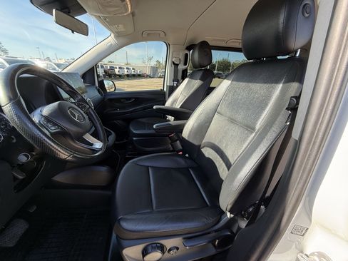 Used 2019 Mercedes-Benz Metris Passenger image 25