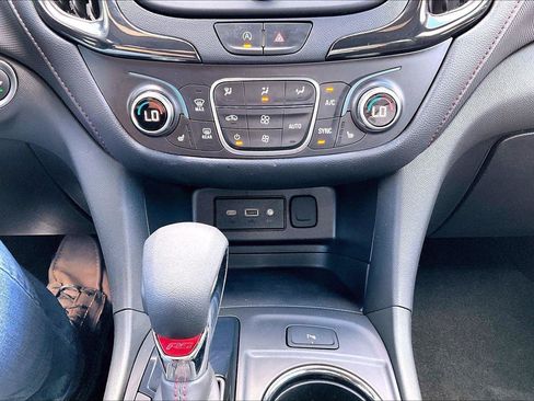 Used 2024 Chevrolet Equinox RS FWD image 32