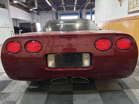 Used 2004 Chevrolet Corvette Coupe w/ Roof Package RWD image 4