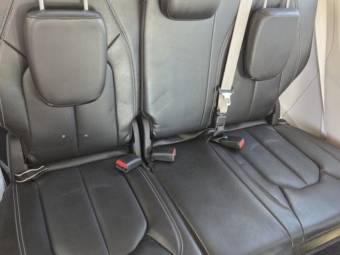 Certified 2024 Chrysler Pacifica Limited FWD image 15