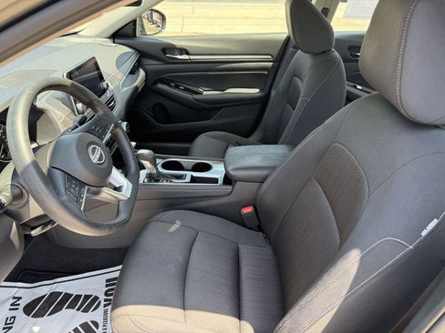 Used 2023 Nissan Altima 2.5 SV FWD image 11