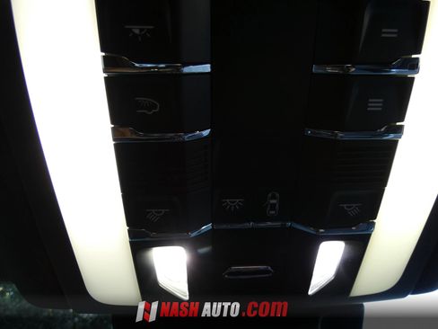 Used 2024 Porsche Macan AWD/4WD image 70