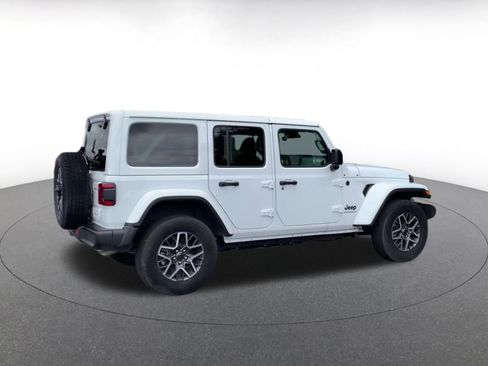 Used 2025 Jeep Wrangler Sahara image 15