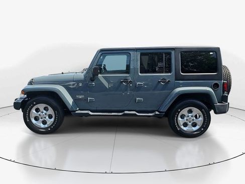 Used 2015 Jeep Wrangler Unlimited Sahara w/ Connectivity Group AWD/4WD image 8