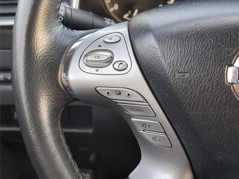 Used 2018 Nissan Murano SV image 16