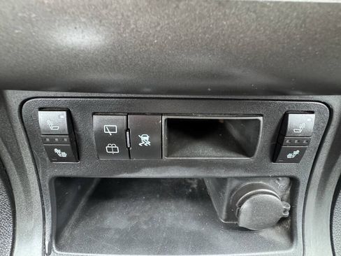 Used 2011 Chevrolet Traverse LT w/ LPO, 'HIT The Road' Package AWD/4WD image 21
