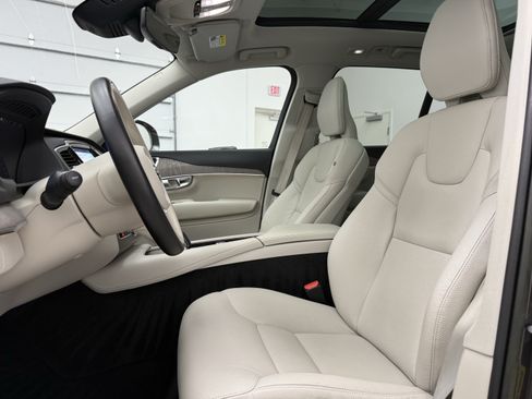 Certified 2023 Volvo XC90 B6 Plus w/ Protection Package Premier AWD/4WD image 12