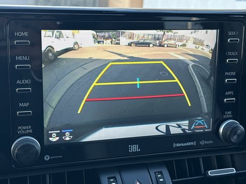 Used 2021 Toyota RAV4 XLE Premium image 19