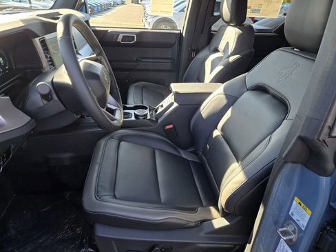 New 2025 Ford Bronco Outer Banks image 8