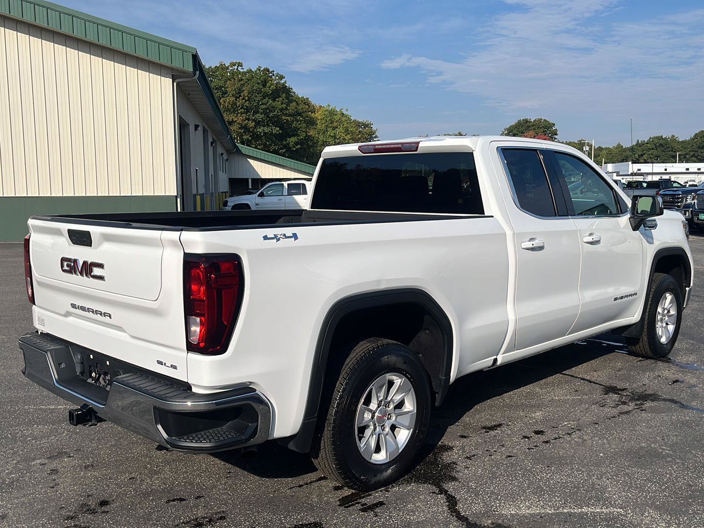 Used 2022 GMC Sierra 1500 SLE w/ Snow Plow Prep Package AWD/4WD image 5