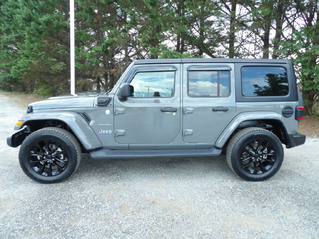 Used 2023 Jeep Wrangler Unlimited Sahara w/ Cold Weather Group AWD/4WD image 2