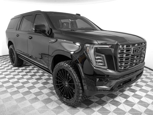 Used 2026 GMC Yukon XL Denali Ultimate w/ LPO, Floor Liner Package AWD/4WD image 3
