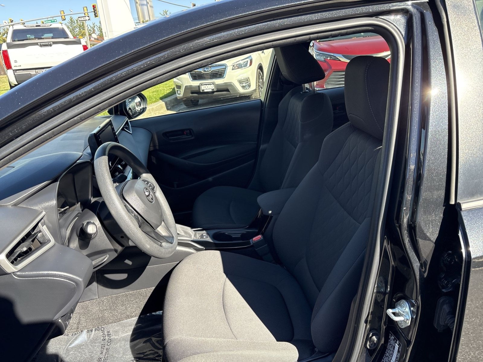 Used 2022 Toyota Corolla LE FWD image 13
