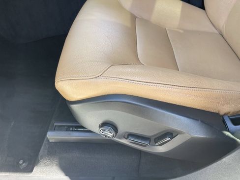 Used 2017 Volvo XC90 T6 Momentum w/ Vision Package AWD/4WD image 21