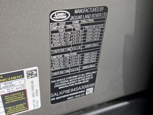 Used 2025 Land Rover Range Rover SE AWD/4WD image 28