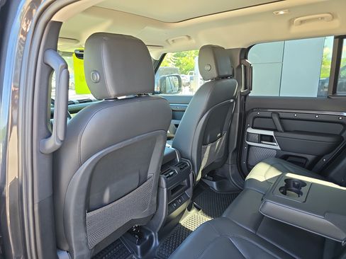 Certified 2024 Land Rover Defender 110 SE AWD/4WD image 16