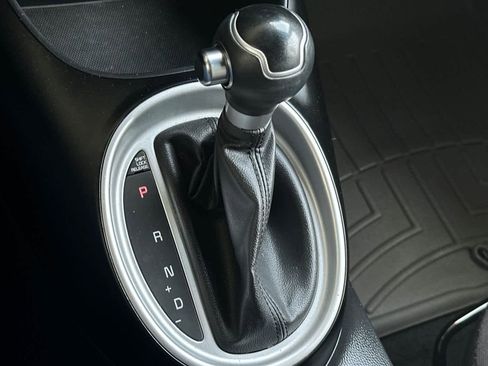 Used 2015 Kia Soul FWD image 21
