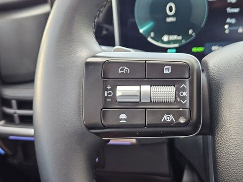 Used 2025 Hyundai Santa Fe Limited AWD/4WD image 25
